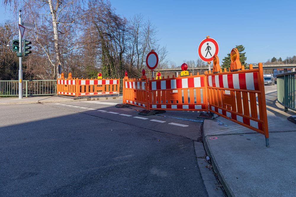road-barrier-pedestrian-prohibition-sign